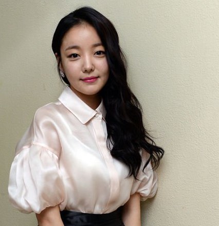 文知茵 Moon Ji-in 文知茵 Moon Ji-in
