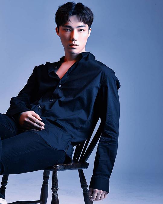裴始真 Si Jin Bae 裴始真 Si Jin Bae