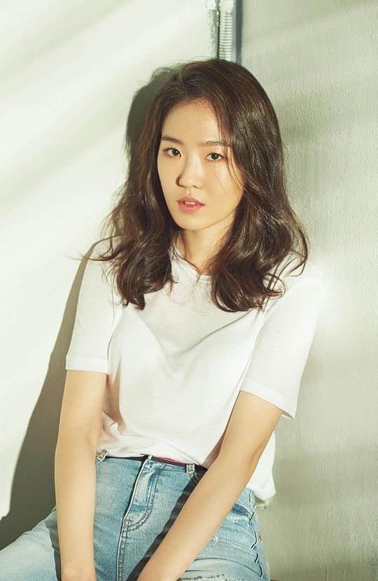 周敏京 Min-kyeong Joo 周敏京 Min-kyeong Joo