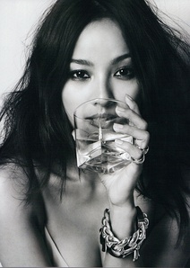 李孝利 Hyo-ri Lee 李孝利 Hyo-ri Lee