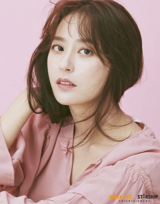 吴雅妍 Ah-yeon Oh 吴雅妍 Ah-yeon Oh
