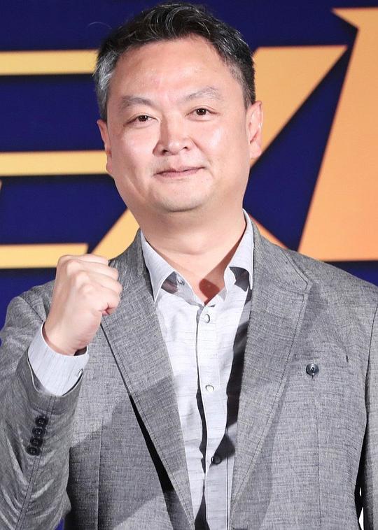 姜允成 Yoon Sung Kang 姜允成 Yoon Sung Kang