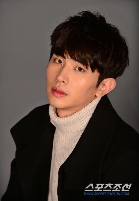 池允浩 Ji Yoon-ho 池允浩 Ji Yoon-ho