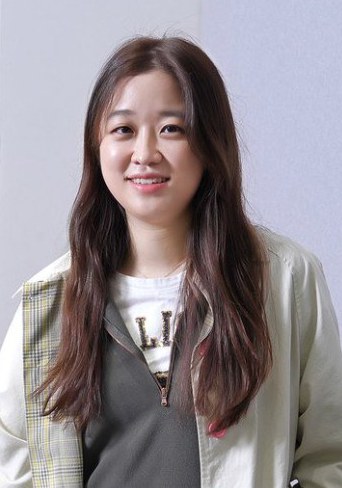 申娜妍 Nayeon Sim 申娜妍 Nayeon Sim