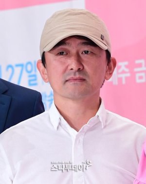 崔成范 Seong-beom Choi 崔成范 Seong-beom Choi