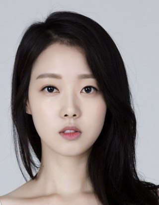 尹多英 Yoon Da-young 尹多英 Yoon Da-young