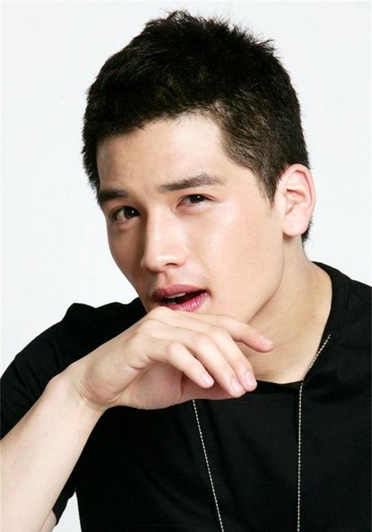 刘健 Yu Geon 刘健 Yu Geon