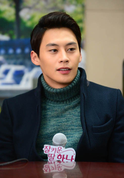 郑恩宇 Eun-woo Jeong 郑恩宇 Eun-woo Jeong