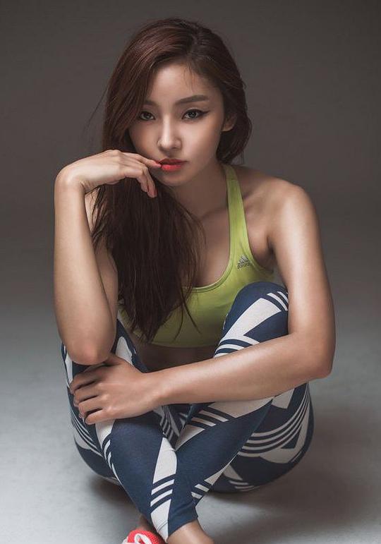 李贤智 Hyeon-ji Lee