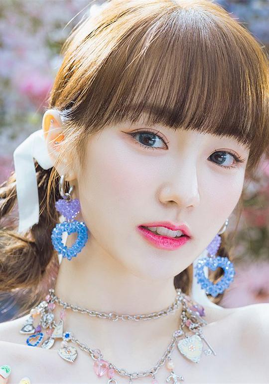 权娜延 NANA
