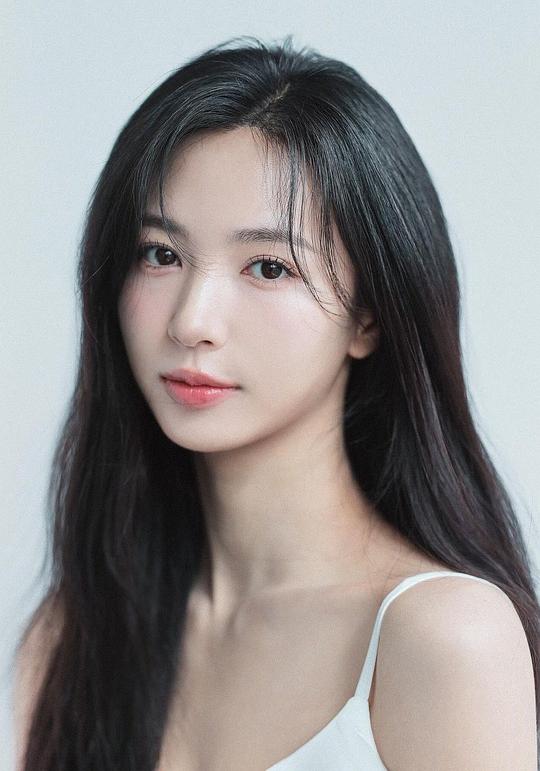 许智媛 Ji-won Hur